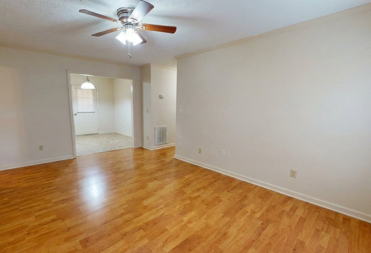 Building Photo - 2 Bedroom, 2 Bath, with Garage Manchester, TN