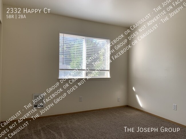 Foto del edificio - 2332 Happy Ct