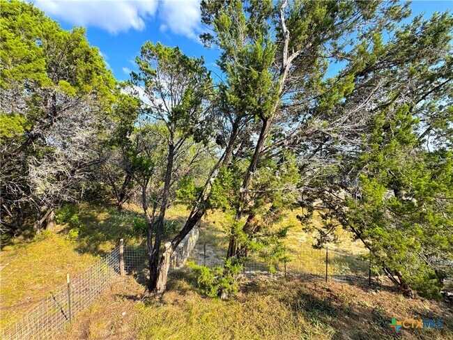 Foto del edificio - 776 Lookout Dr