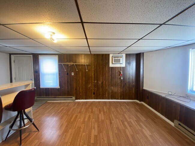 Building Photo - 594 W. King St.