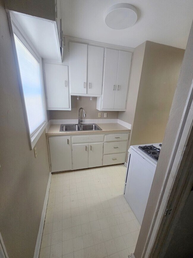 Foto del edificio - 5824 Grand Ave