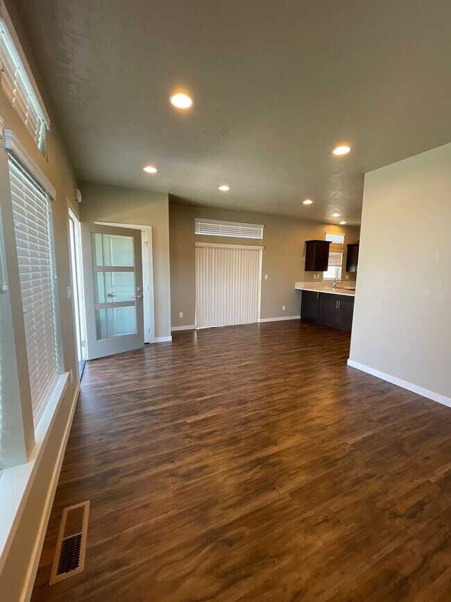 Foto del edificio - 2 Bedroom / 1 Bathroom Home Home in NE Bend