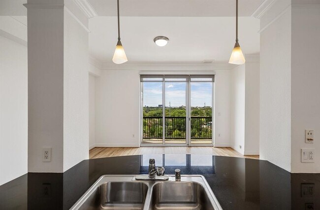 Foto del edificio - 3333 Allen Pkwy