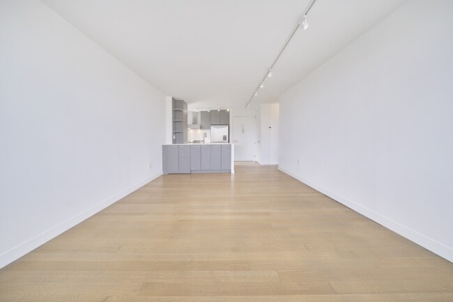 Building Photo - Prime East Village Large 1bdrm Doorman Building
