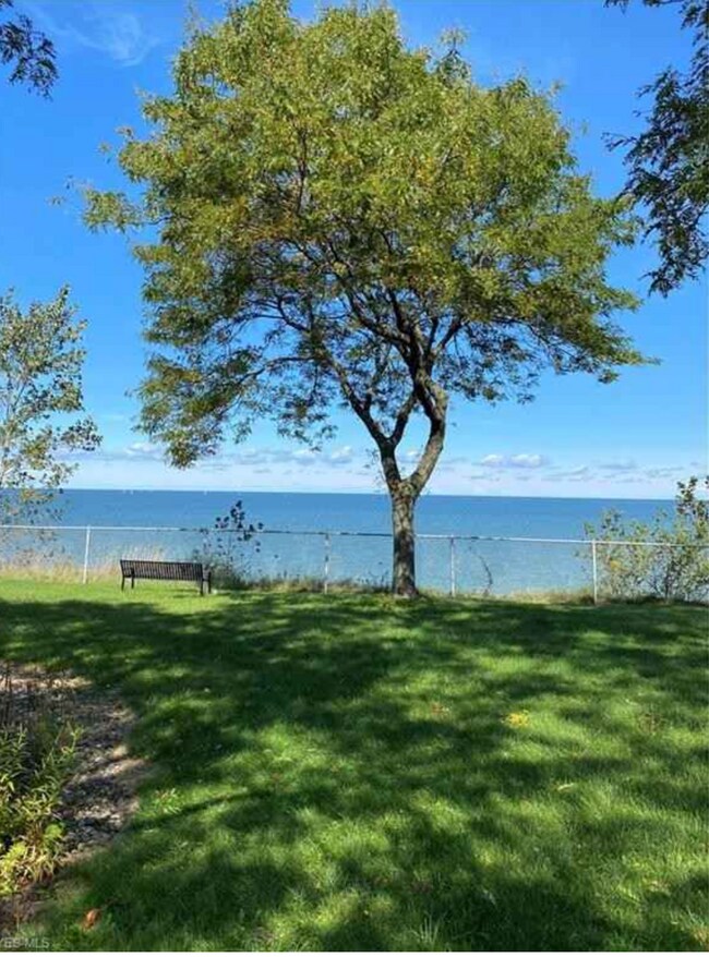 Foto del edificio - 11720 Edgewater Dr
