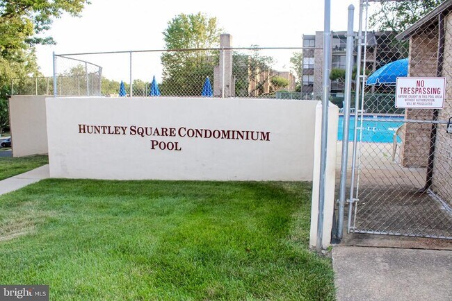 Foto del edificio - 3306 Huntley Sq Dr