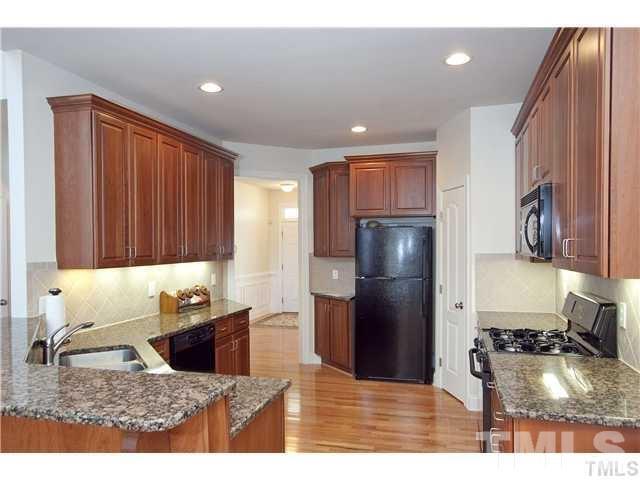 Building Photo - 110 Alden Village Ct