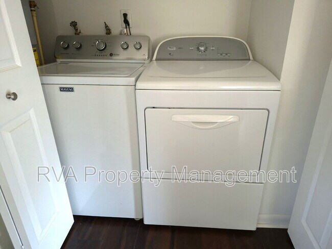 Foto del edificio - 1409 Gambrel Dr