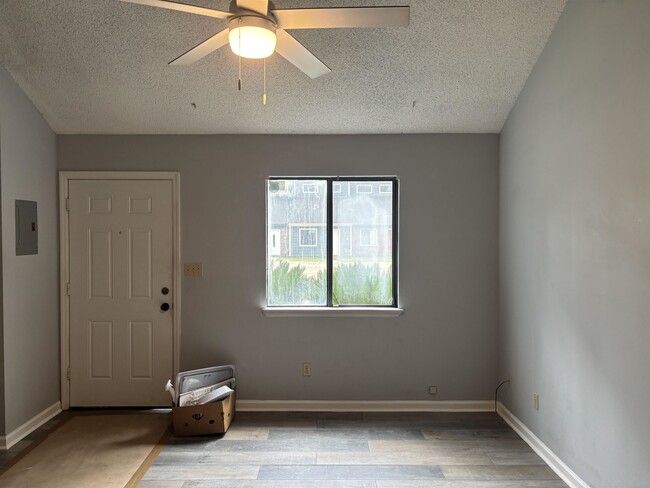 Building Photo - 2331 Sandpiper St