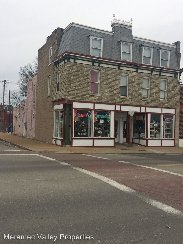 Primary Photo - 111 Upton St