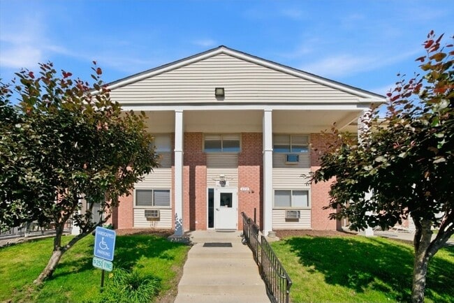 Photo - 670 Marilyn Ave (Glendale Heights, IL) Apartment
