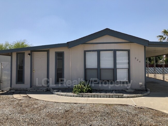 Building Photo - 924 Dennis Way