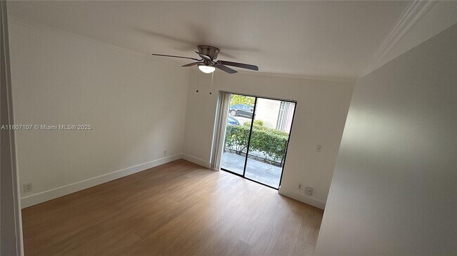 Foto del edificio - 11342 Royal Palm Blvd