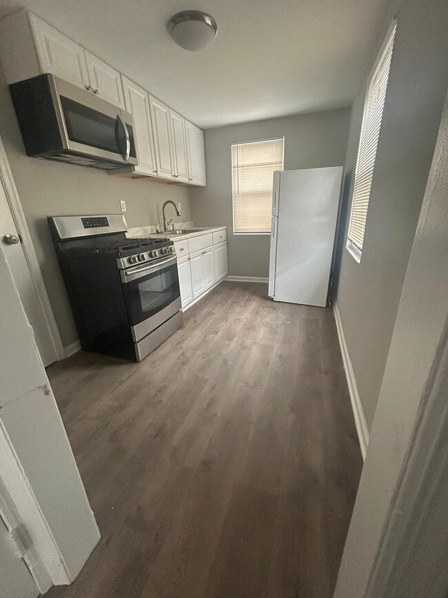 Foto del edificio - 2735 Bookert Dr