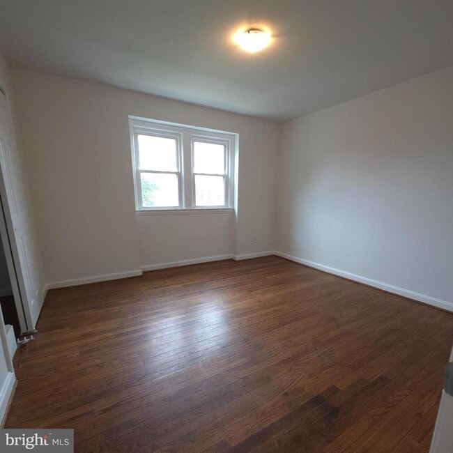 Building Photo - 2528 Iverson St