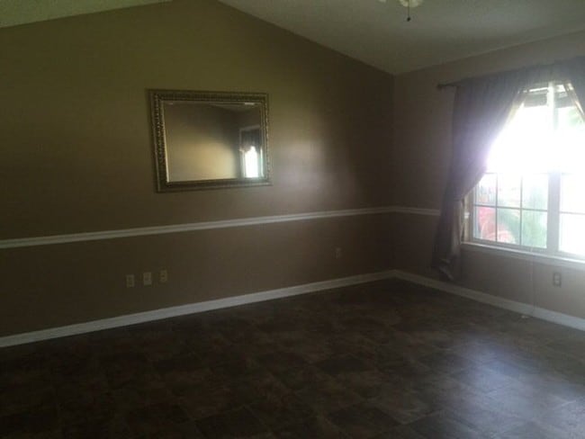 Building Photo - 928 Poppleton Dr