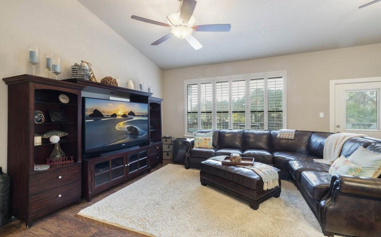 704 Horseshoe Bay Blvd, Horseshoe Bay, TX 78657 Townhome Rentals in Horseshoe Bay TX