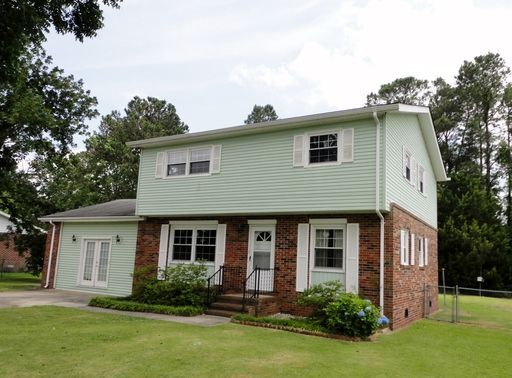 Primary Photo - 5 Bedroom 3 Bath Centrally Located