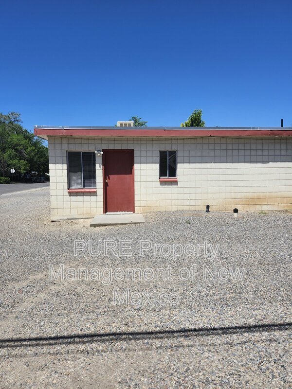 Building Photo - 602 North Orchard Avenue