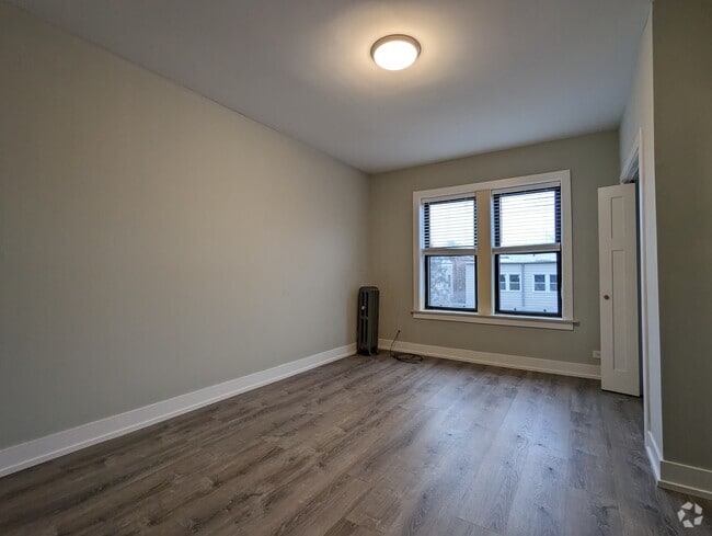 Building Photo - 4857 N Damen Ave