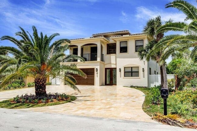 Building Photo - 169 SE Wavecrest Way
