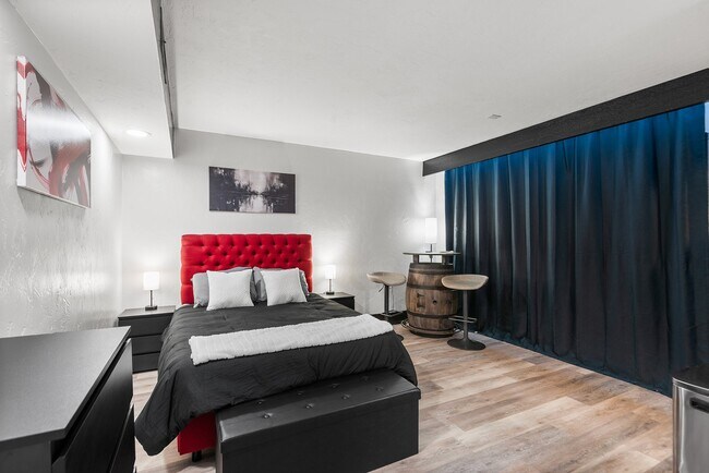 Foto del edificio - 5062 Sherwood Ln