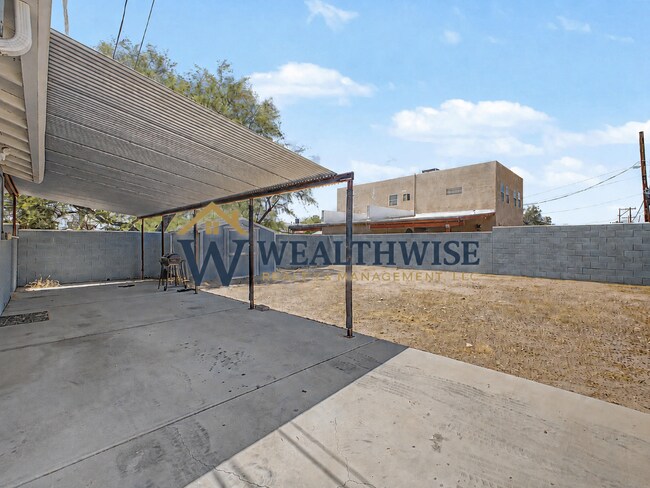 Foto del edificio - Private Studio Casita Near the University of Arizona Private gated covered parking!