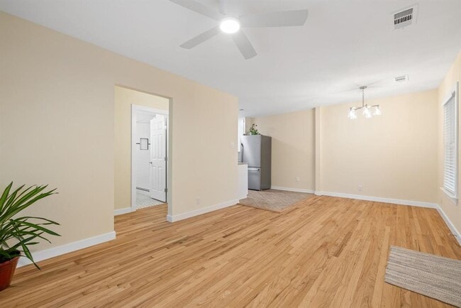 Building Photo - 6007 Fairway St