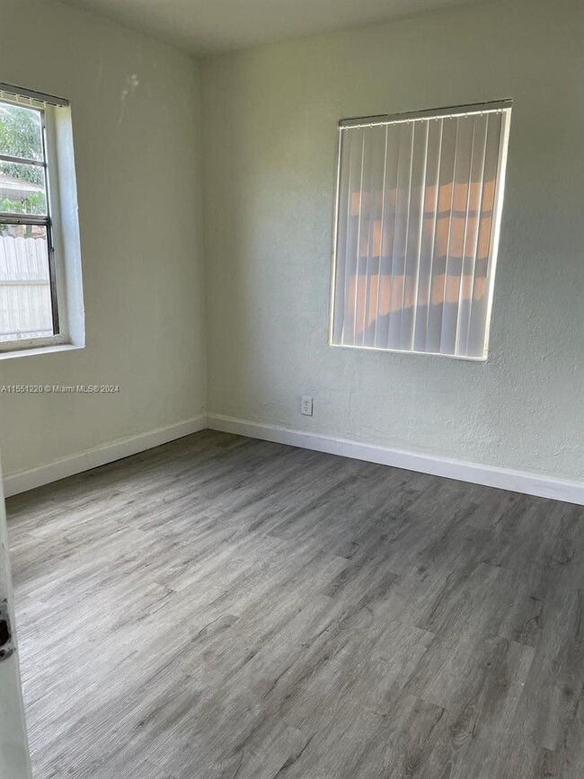 Foto del edificio - 1420 NW 41st St
