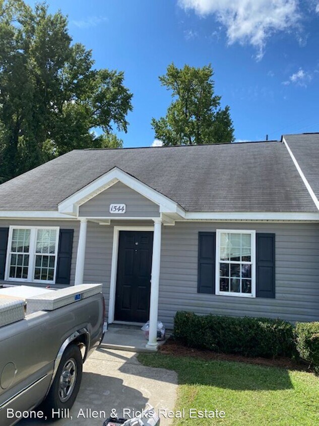 Primary Photo - 2 br, 2 bath House - 1544 Surrey Court
