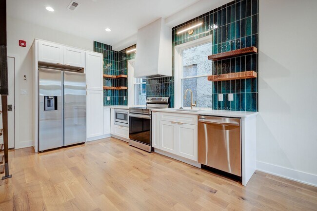 Foto del edificio - 2835 W Diamond St