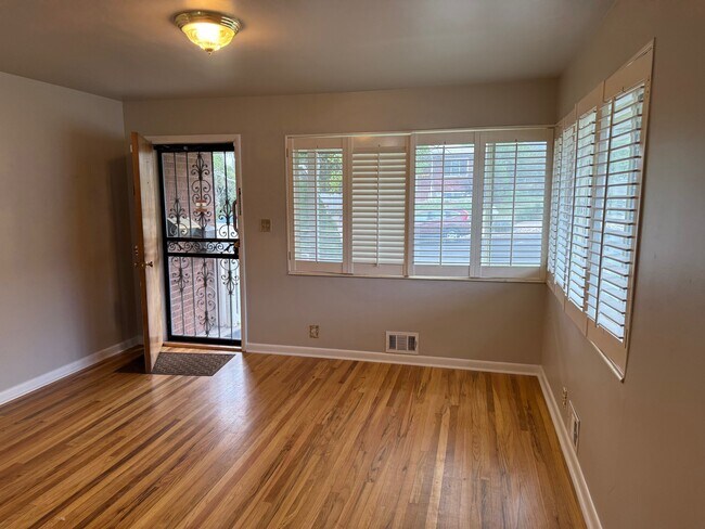 Foto del edificio - 2278 Logan Ave S