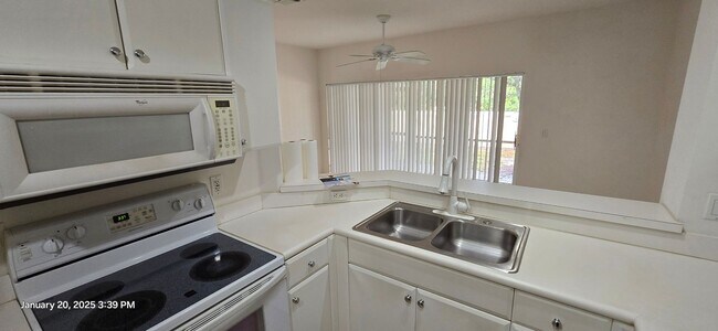 Foto del edificio - ***ONE FREE MONTH OF RENT Beautiful Clean ...