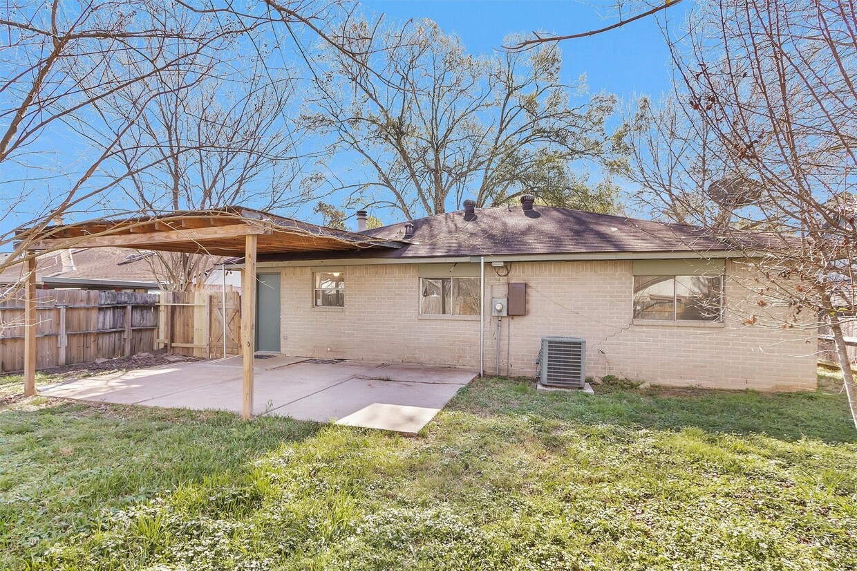 Building Photo - 4627 Hickorygate Dr