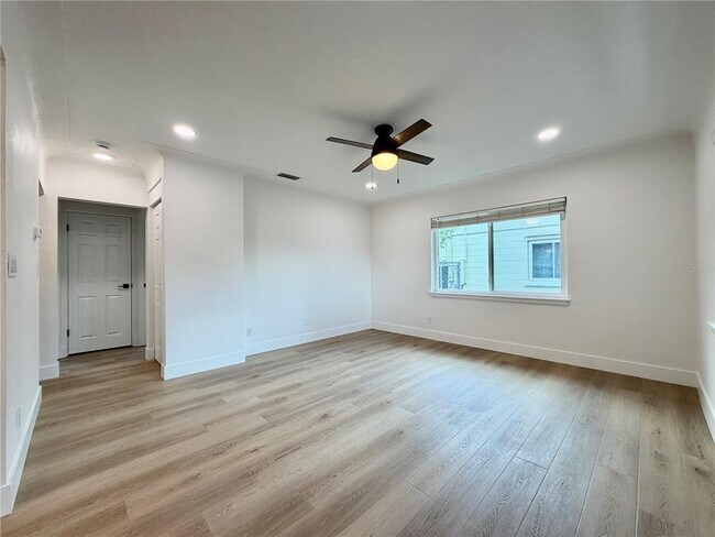 Foto del edificio - 2844 30th Ave N