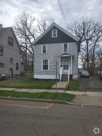 Building Photo - 3 Schubert St