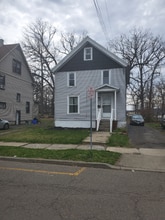 Building Photo - 3 Schubert St