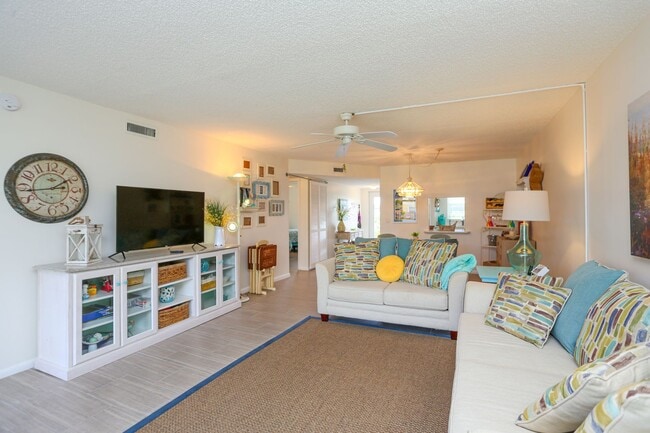 Building Photo - RIVIERA GOLF ESTATES