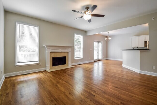 Building Photo - 403 Azalea Cove