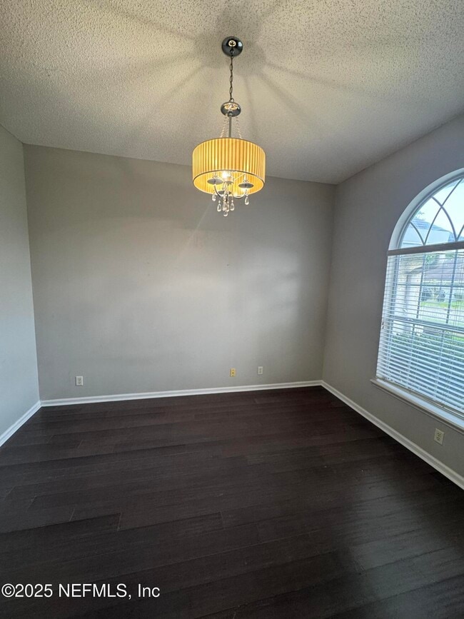 Foto del edificio - 12033 Walkers Glen Ln N