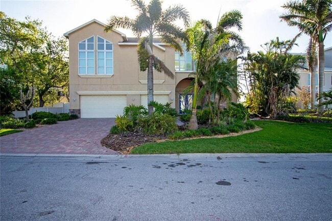 Building Photo - 17011 Dolphin Dr