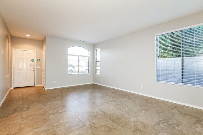 Building Photo - 6577 W Lawrence Ln