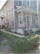 Building Photo - 47 Pulaski St