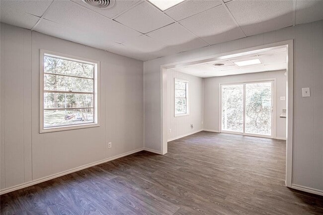 Building Photo - 299 Pine Harbor Dr