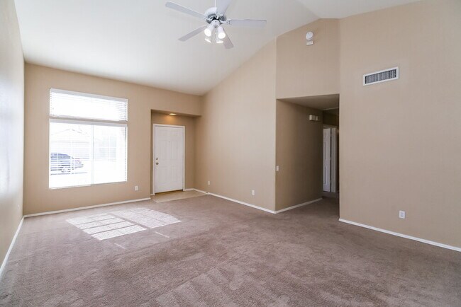 Foto del edificio - 1370 W Gary Dr