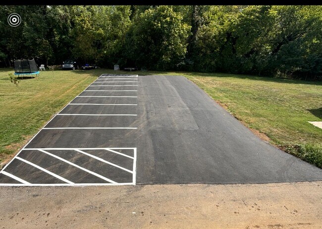 Foto del edificio - 2 Bedroom / 1 Bath Apt. Upstairs  Kingsport, TN