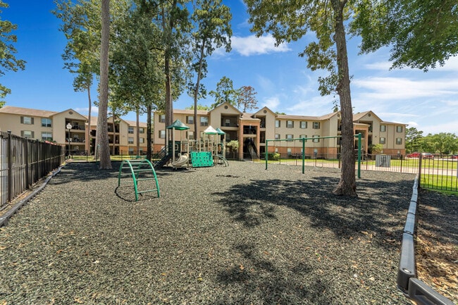 Foto del edificio - The Retreat at Spring Apartments