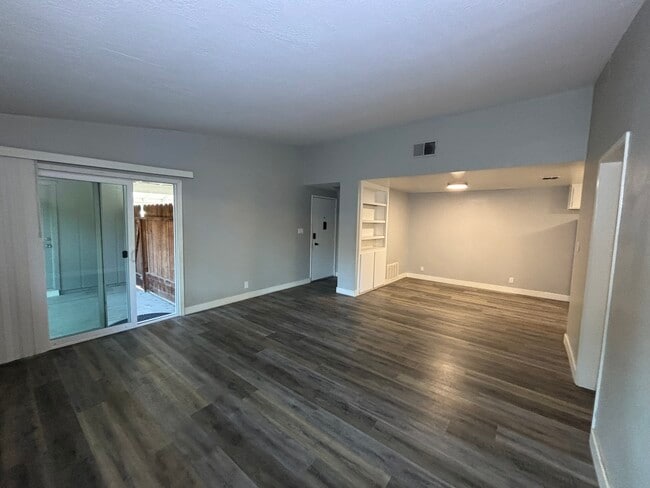 Building Photo - 1114 J St