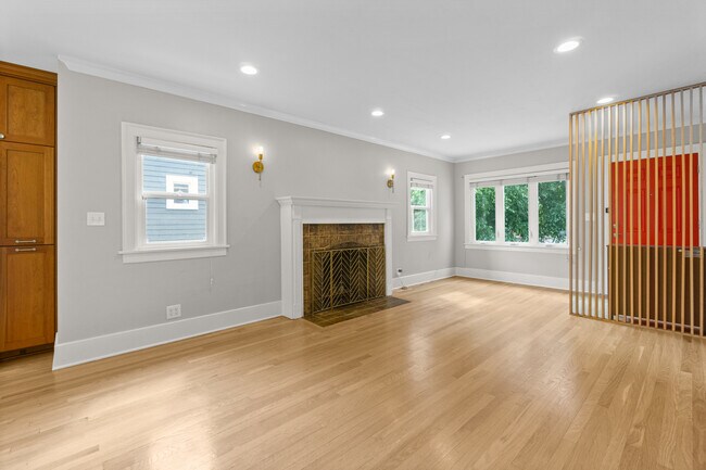 Building Photo - 118 NE 64th St