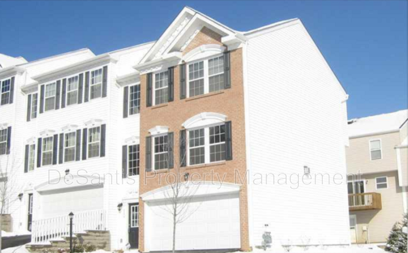 Foto principal - 200 Ascot Ct